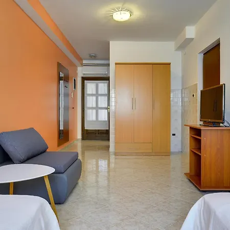 Holiday home Mytilus, A Beautiful With A Fantastic Sea View Trgetari